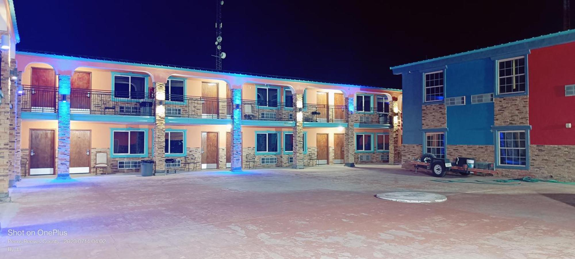 B&J Hotel And Apartments Pecos Zewnętrze zdjęcie